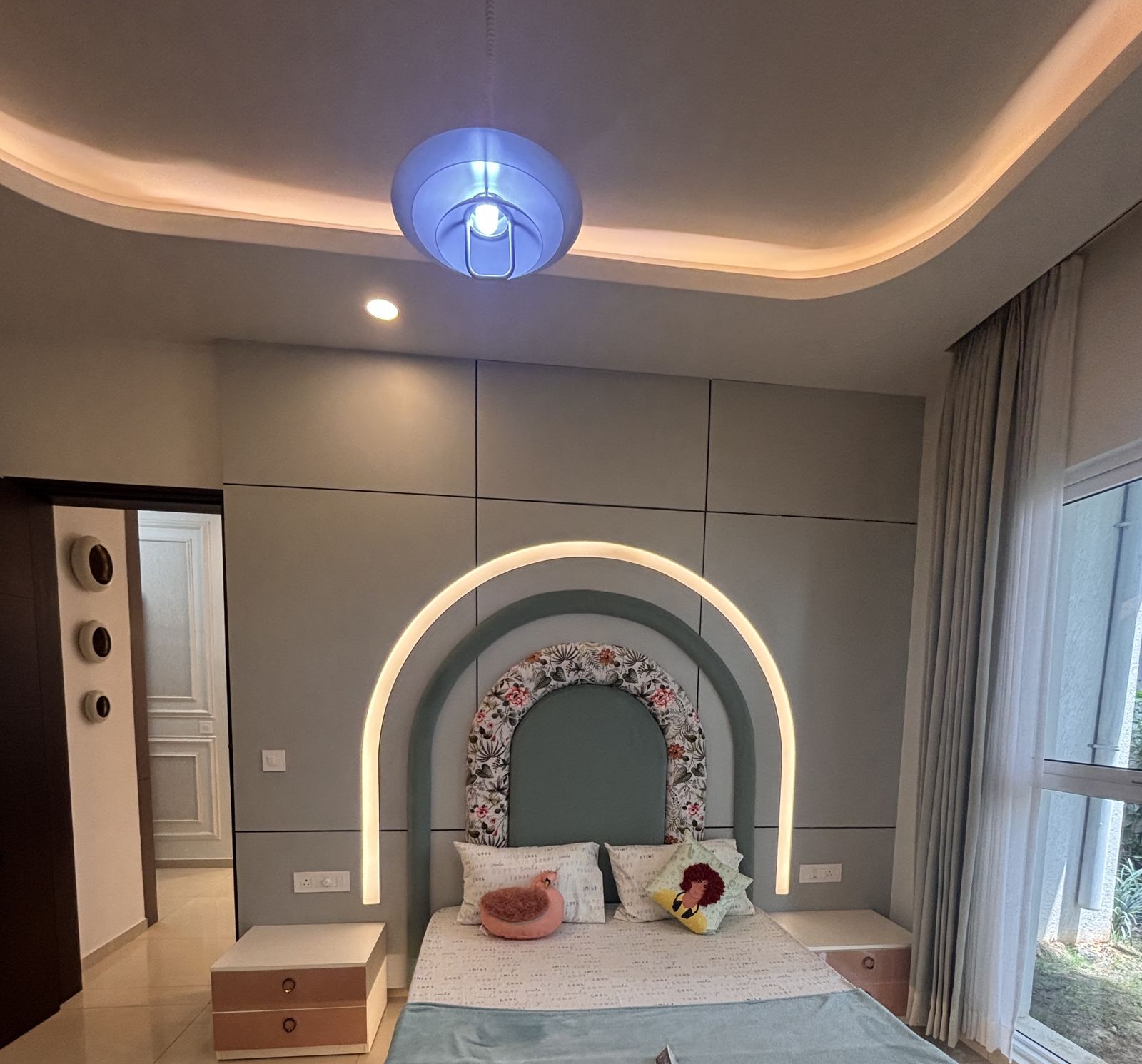 Children's bedroom with arch headboard, Wood & Co. Interiors